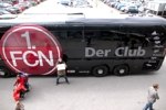 t vor dem Nürnberger Bus
