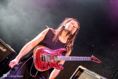 Black Hole, Le Grillen