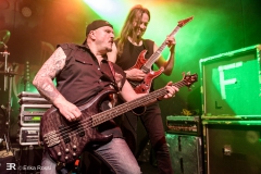 Black Hole, Le Grillen