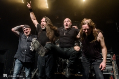 Black Hole, Le Grillen