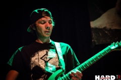 Let Me Fall - Metal Café