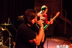 Let Me Fall - Metal Café